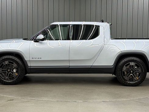Used 2025 Rivian R1T Adventure image 2