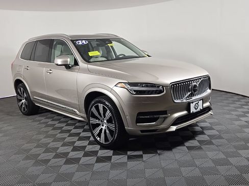 Used 2024 Volvo XC90 T8 Plus AWD/4WD image 3