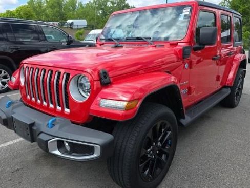 Used 2022 Jeep Wrangler Unlimited Sahara w/ Cold Weather Group AWD/4WD image 4