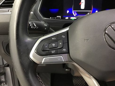 Used 2023 Volkswagen Tiguan SE AWD/4WD image 15