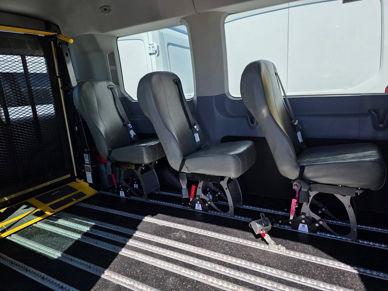 Used 2018 Ford Transit 150 XL RWD image 16