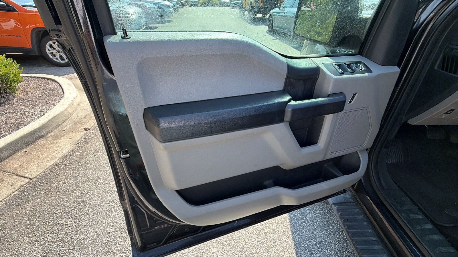 Used 2018 Ford F150 XL w/ Equipment Group 101A Mid AWD/4WD image 14