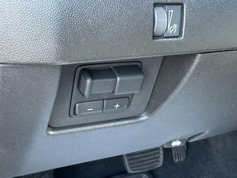 Certified 2025 GMC Canyon AT4 w/ AT4 Premium Package AWD/4WD image 17