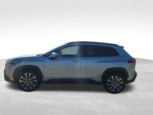 Used 2023 Toyota Corolla Cross XLE image 2