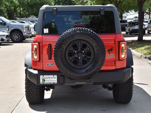 Certified 2024 Ford Bronco Wildtrak AWD/4WD image 9