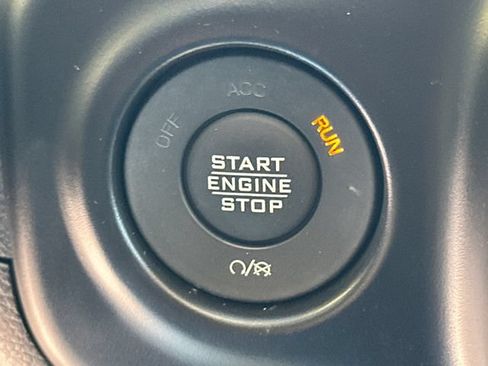 Used 2023 Jeep Wrangler Unlimited Sahara w/ Cold Weather Group AWD/4WD image 34