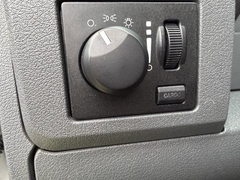 Used 2009 Dodge Ram 2500 Truck SXT image 24