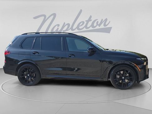 Used 2024 BMW X7 xDrive40i w/ Executive Package AWD/4WD image 9