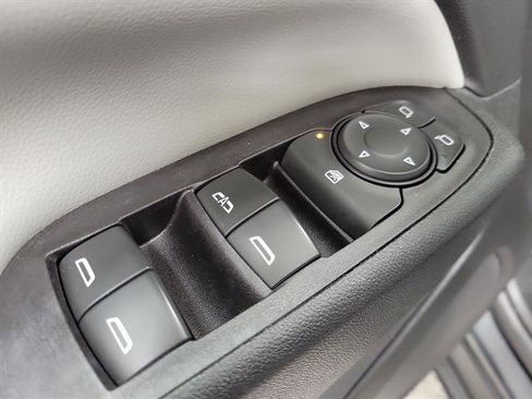 Used 2020 Chevrolet Equinox LT image 16