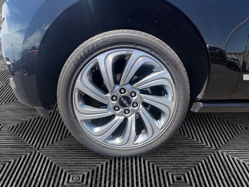 Certified 2024 Lincoln Navigator L Reserve AWD/4WD image 14