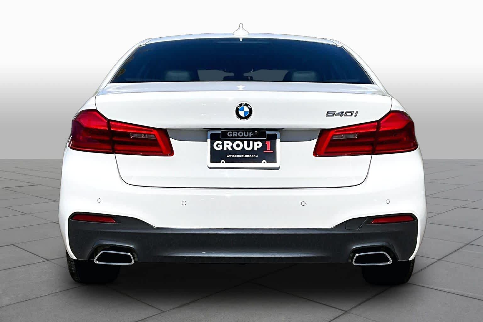 Used 2019 BMW 540i w/ M Sport Package RWD image 4