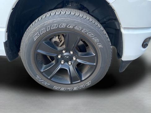Used 2023 RAM 1500 Big Horn AWD/4WD image 2