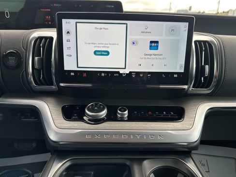 Used 2025 Ford Expedition Max Platinum AWD/4WD image 15