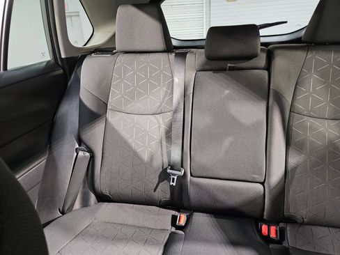 Used 2021 Toyota RAV4 XLE FWD image 12