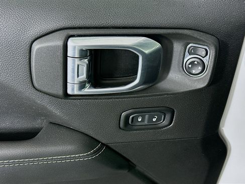 Used 2023 Jeep Wrangler Sahara w/ Cold Weather Group image 15