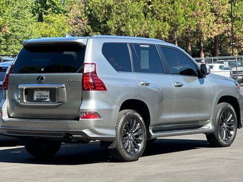 Used 2022 Lexus GX 460 Premium w/ Accessory Package AWD/4WD image 4