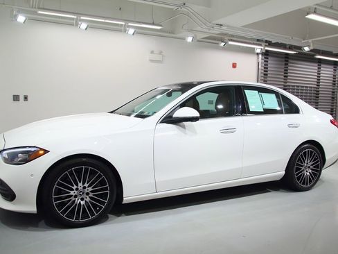 Used 2023 Mercedes-Benz C 300 4MATIC Sedan image 4