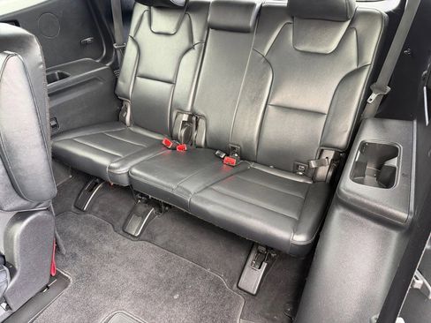 Used 2023 Kia Telluride S image 12