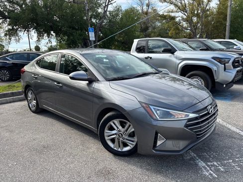Used 2019 Hyundai Elantra SEL w/ Cargo Package FWD image 5