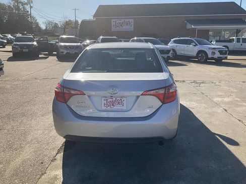 Used 2018 Toyota Corolla LE image 4