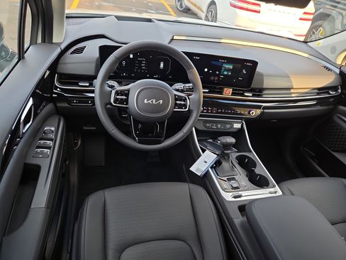 New 2026 Kia Carnival SX Prestige image 7
