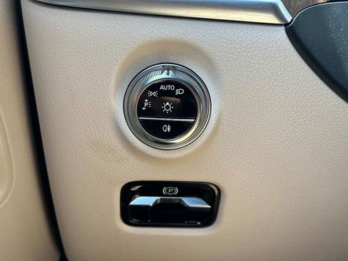 Used 2025 Mercedes-Benz C 300 4MATIC Sedan image 26