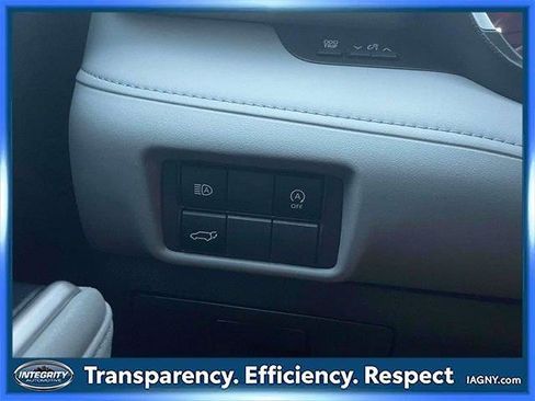 Certified 2023 Toyota Highlander XLE image 22