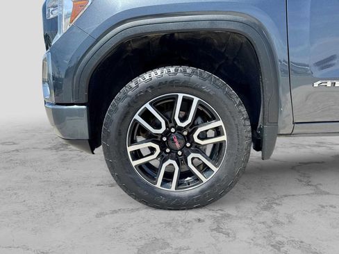 Used 2022 GMC Sierra 1500 AT4 w/ AT4 Preferred Package AWD/4WD image 13