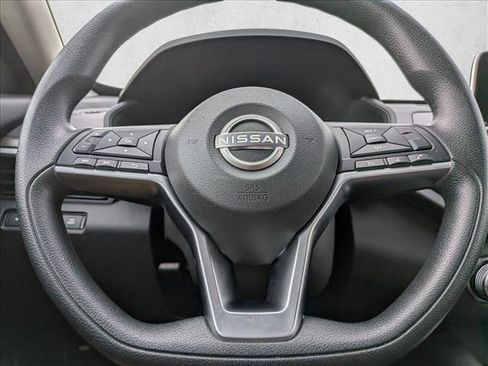 Used 2024 Nissan Altima 2.5 SV image 15