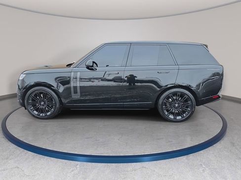 Used 2025 Land Rover Range Rover SE image 8