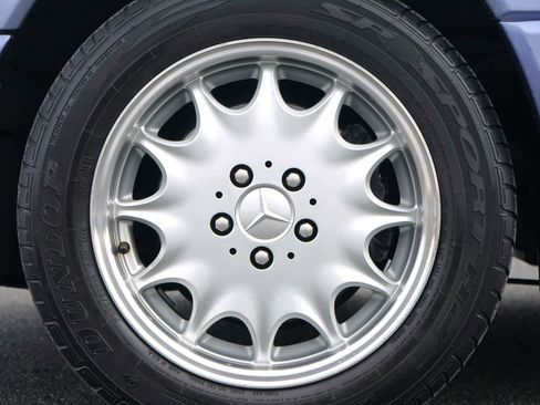 Used 1997 Mercedes-Benz SL 320 image 39