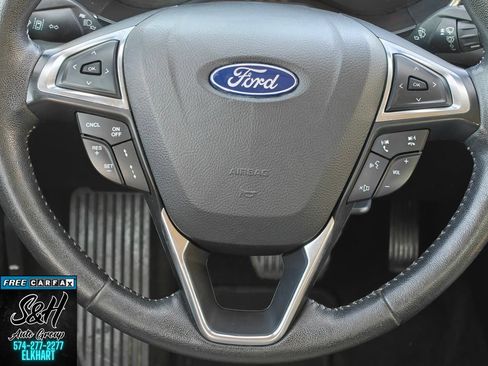 Used 2020 Ford Fusion SE w/ Equipment Group 151A FWD image 5