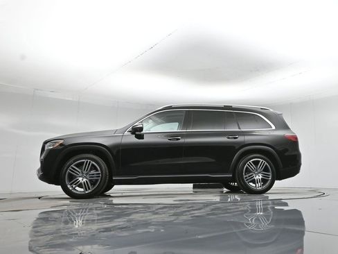 Used 2024 Mercedes-Benz GLS 450 4MATIC image 7