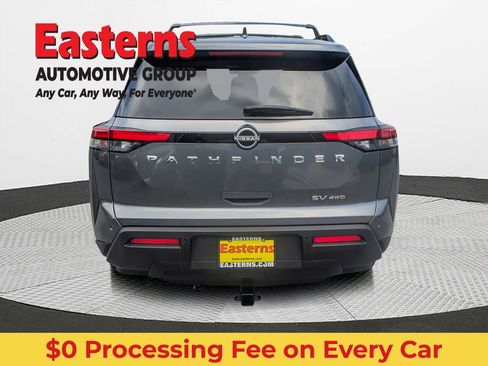 Used 2022 Nissan Pathfinder SV AWD/4WD image 5