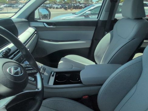 Used 2025 Hyundai Palisade SEL FWD image 9