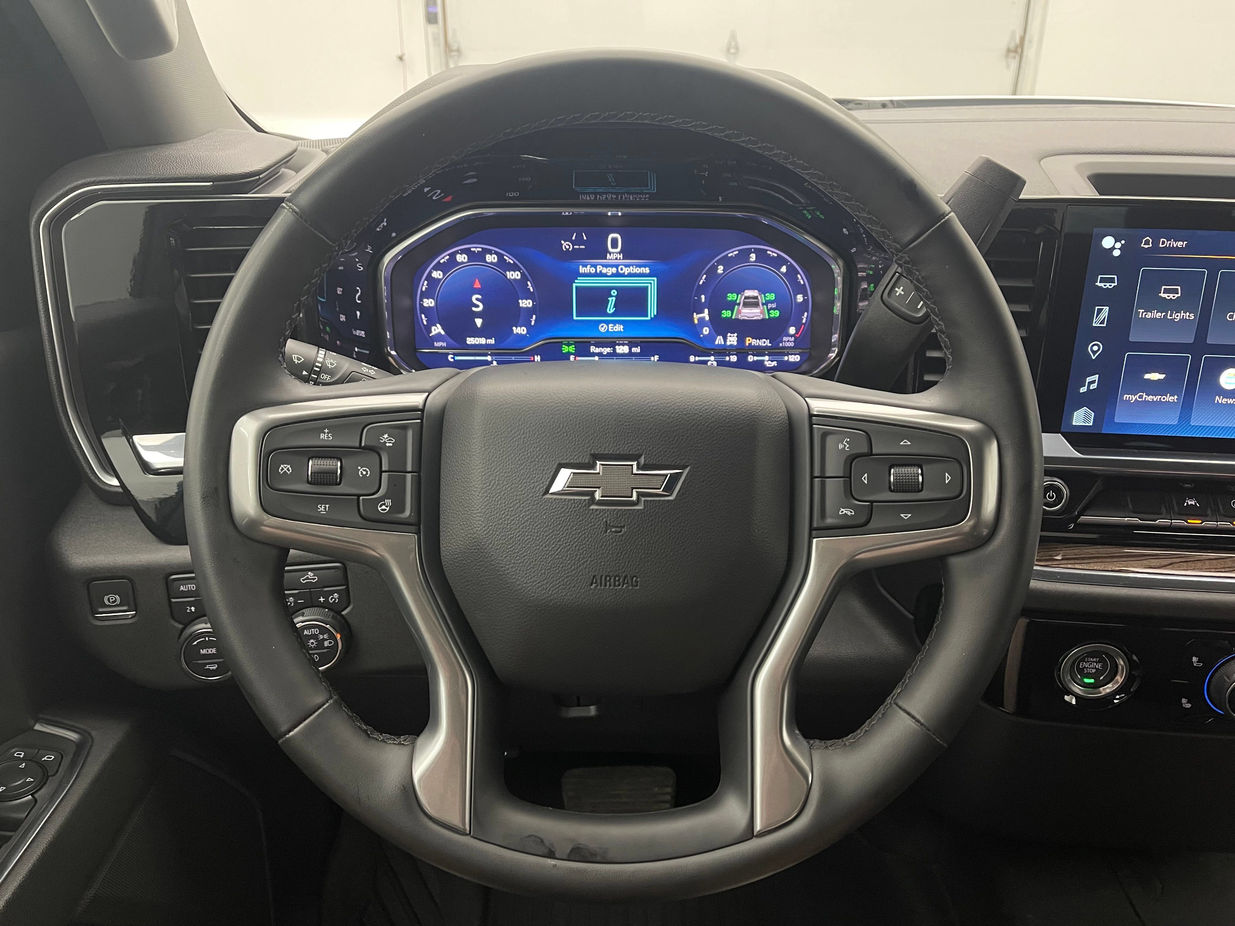 Used 2024 Chevrolet Silverado 1500 RST AWD/4WD image 18