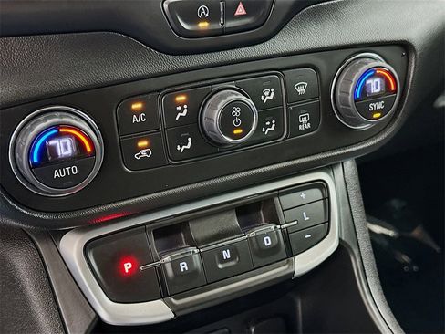 Used 2023 GMC Terrain SLE w/ Driver Convenience Package image 15