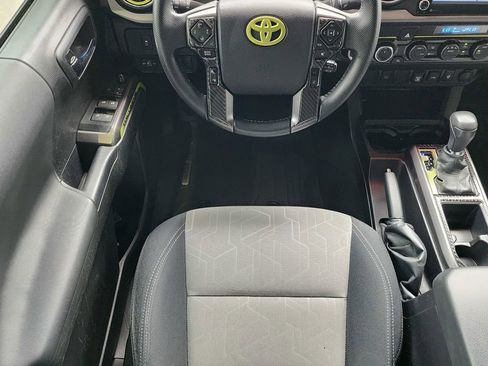 Used 2023 Toyota Tacoma TRD Off-Road image 11