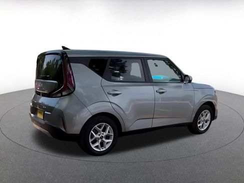Used 2025 Kia Soul LX w/ LX Technology Package FWD image 15