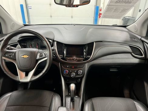 Used 2018 Chevrolet Trax LT w/ LT Convenience Package image 10