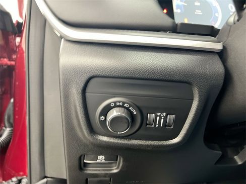 New 2025 Jeep Grand Cherokee L Altitude image 17