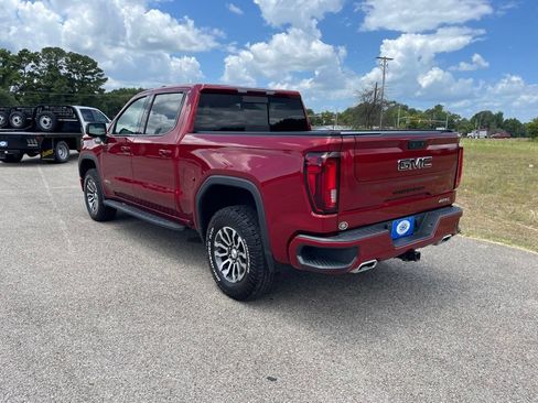 Used 2023 GMC Sierra 1500 AT4 w/ AT4 Preferred Package AWD/4WD image 3