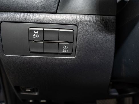 Used 2018 MAZDA MAZDA3 Grand Touring image 21