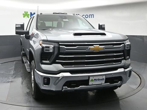 New 2026 Chevrolet Silverado 2500 LTZ w/ LTZ Convenience Package AWD/4WD image 5