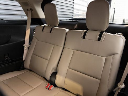 Used 2020 Ford Explorer Limited w/ Hybrid Equipment Group 310A image 27