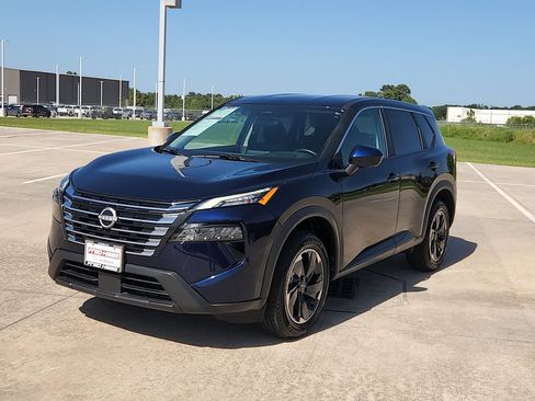 Used 2025 Nissan Rogue SV FWD image 9