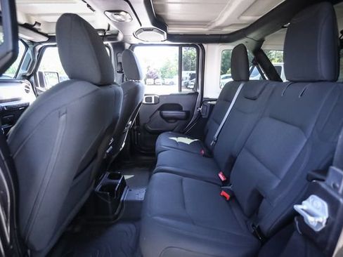Used 2019 Jeep Wrangler Unlimited Sport S AWD/4WD image 39