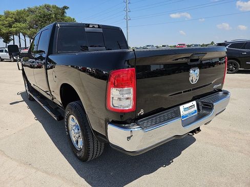Used 2024 RAM 2500 Tradesman w/ Chrome Appearance Group AWD/4WD image 5