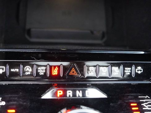 Used 2024 Jeep Grand Wagoneer Series III AWD/4WD image 36