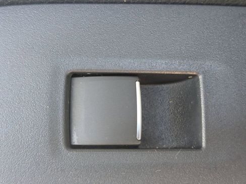 Used 2019 Toyota RAV4 XLE Premium image 25